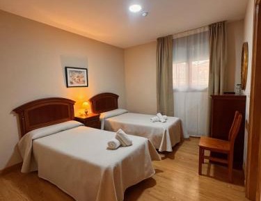 Twin Room with Private Bathroom