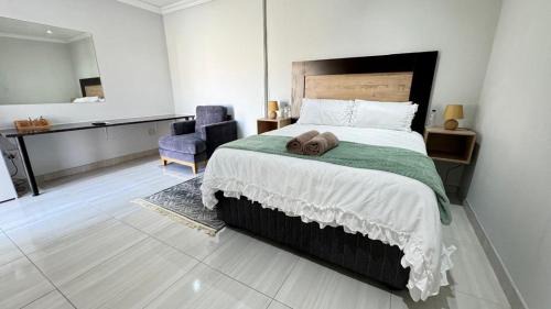 Comfort Queen Room