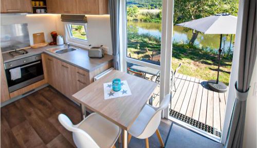 One-Bedroom Holiday Home