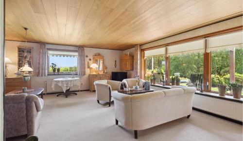 Three-Bedroom Holiday Home 