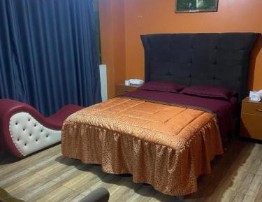 Deluxe Room (2 Adults + 1 Child)