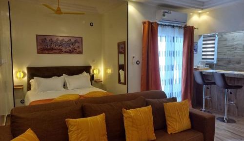 Studio with Spa Bath