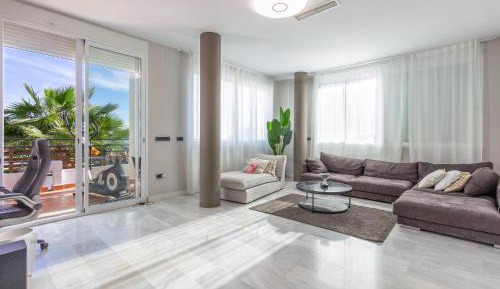 Three-Bedroom Holiday Home 