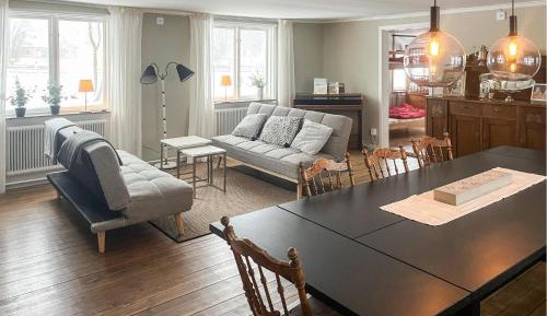 Seven-Bedroom Holiday Home