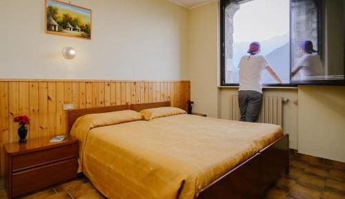 Double Room with Mountain View