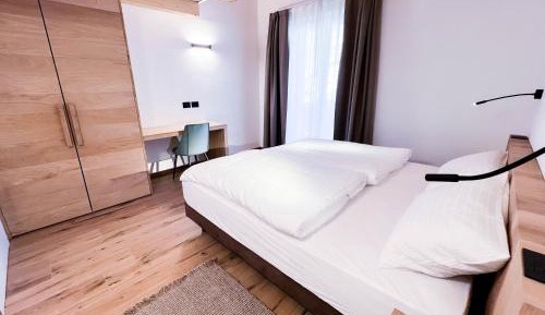 Superior One-Bedroom Apartment with Balcony