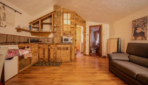 Apartment with Mountain View