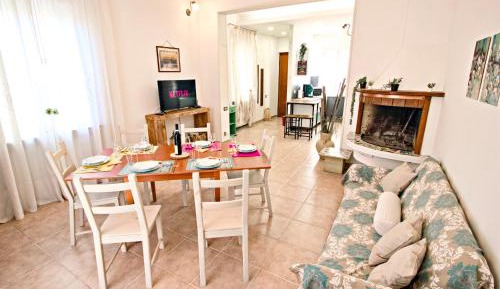 Four-Bedroom Deluxe Apartment