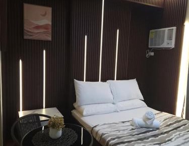 Studio Apartment with Queen Bed