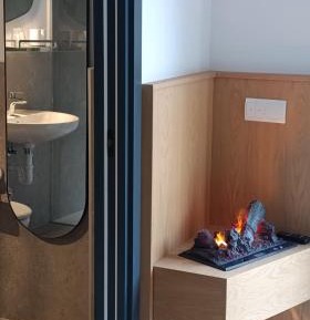 Queen Room - Disability Access