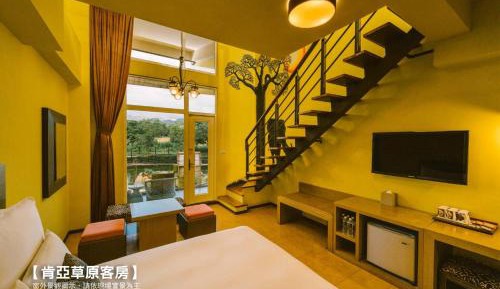 Kenya Grassland Room plus Theme Park Tickets