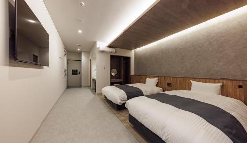 Standard Twin Room with Mountain View