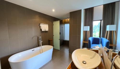 Royal Suite Double Mountain View