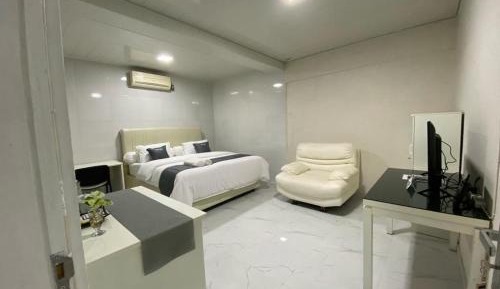 Deluxe Double Room with Shower