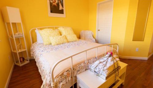 Double Room with Shared Bathroom