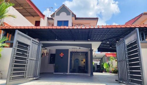 Four-Bedroom Holiday Home