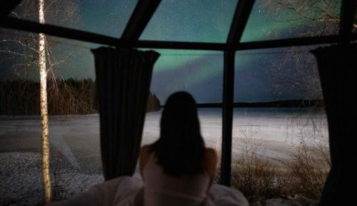 Aurora Glass Igloo