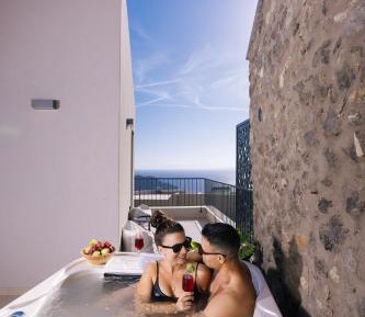 Maisonette One Bedroom Sea View with Hot Tub, Zoe  