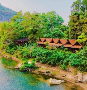 Triple Bungalow with River View