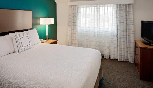 King Studio with Sofa Bed