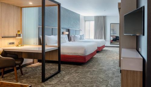Queen Suite with Two Queen Beds