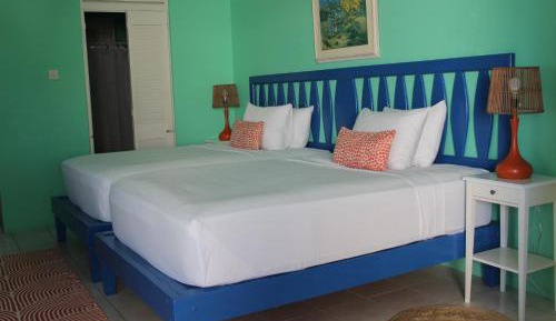 Apartment with Pool View 