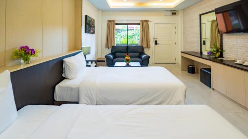 Standard Twin Room with Shared Bathroom