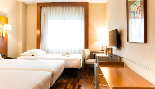 Standard Twin Room with Sofa