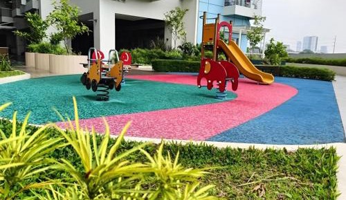 One-Bedroom Apartment with Terrace