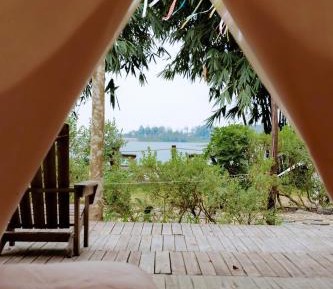 Deluxe Double or Twin Room with Lake View