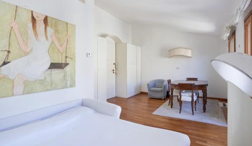 Studio Apartment with Balcony