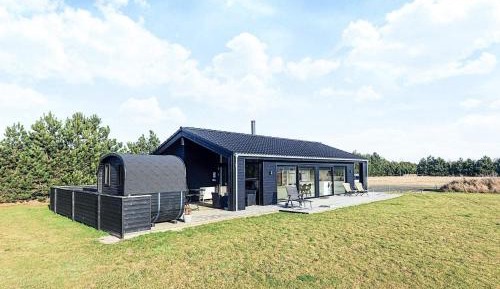 Three-Bedroom Holiday Home 