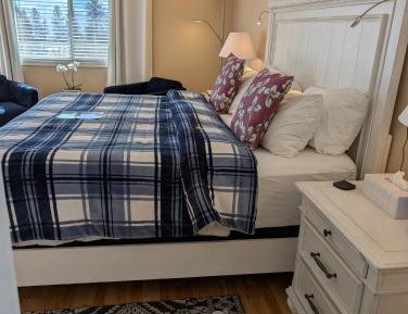 King Room with Mountain View