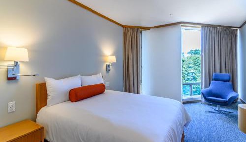 Croton Hall Queen Room