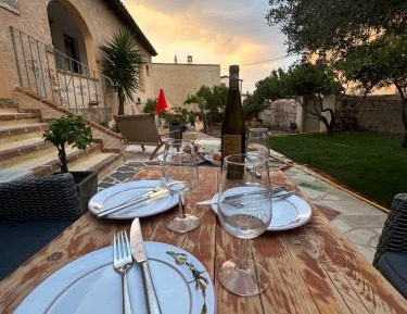 Deluxe Double Room (2 Adults + 1 Child)