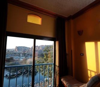 Suite with Mountain View