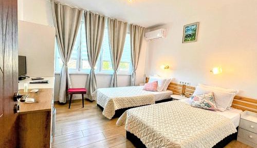 Twin Room with Private Bathroom