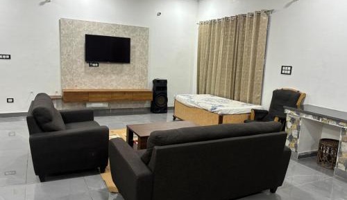 One-Bedroom House