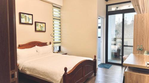 Deluxe Double Room with Shower