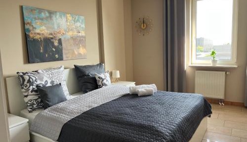 One-Bedroom Apartment with Balcony