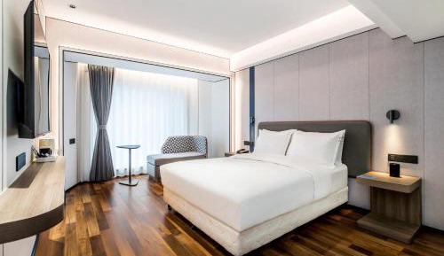 Standard Queen Room