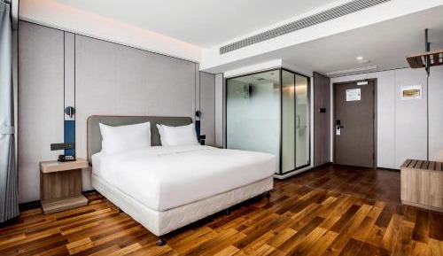 Standard King Room with Extra Space