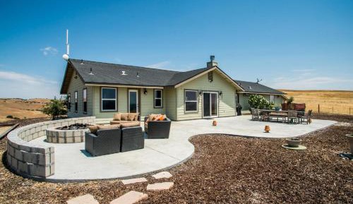 Four-Bedroom Holiday Home