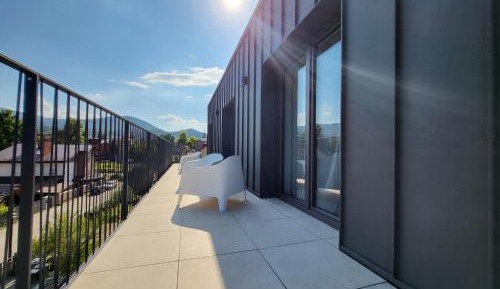 One-Bedroom Apartment with Terrace