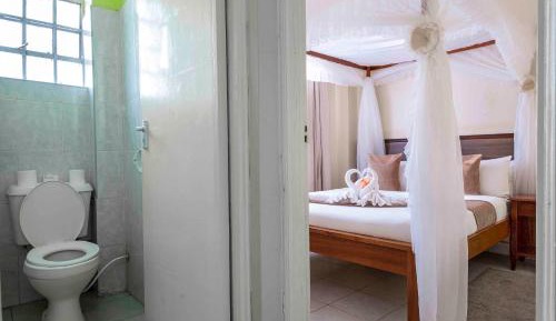 Apartment With Shared Bathroom