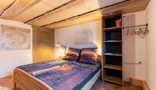 Superior One-Bedroom Apartment