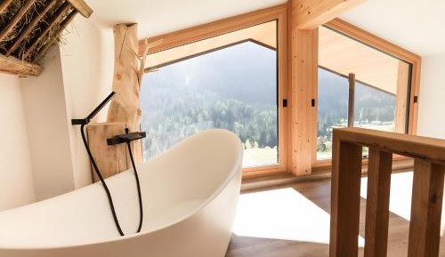 Superior One-Bedroom Apartment with Balcony