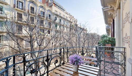 One-Bedroom Apartment with Balcony