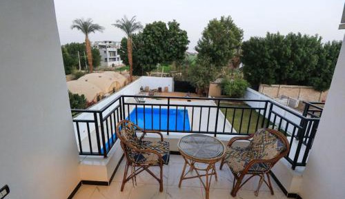 Three-Bedroom Apartment with Mountain View