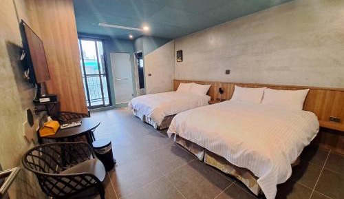 Quadruple Room with Private Bathroom